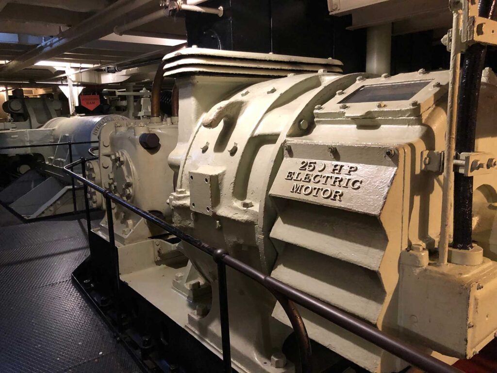 The RMS Queen Mary Engine Room. Look at that motor!